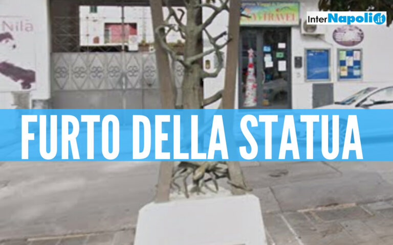 Pomigliano d’Arco, rubano statua dedicata al militare morto per comprare la droga: 2 giovani nei guai