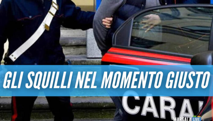 I telefoni rubati squillano durante i controlli, arrestati 2 ladri a Napoli