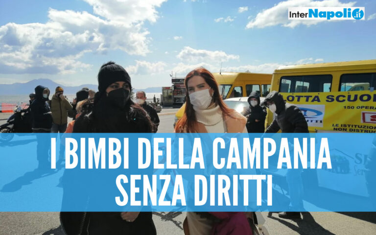 Napoli, Associazione Scuole Aperte della Campania in piazza: a guidare la protesta le show girl Maria Mazza e Veronica Maya