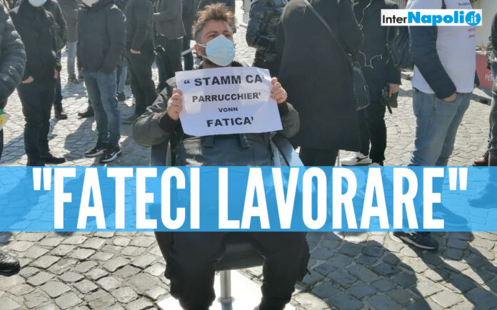 Protesta stamattina in piazza Plebiscito