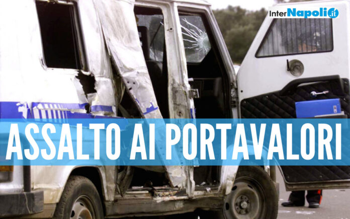 portavalori Il gruppo disponeva di un vero e proprio arsenale con armi da guerra, mitragliatrici Uzi, fucili automatici, Kalashnikov e bombe a mano