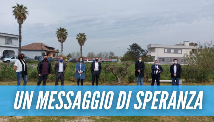 Giugliano. A Varcaturo la piazzetta intitolata alla memoria del poliziotto Mancini