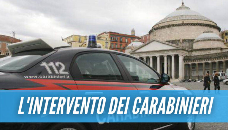 Fuggi fuggi in piazza Plebiscito a Napoli, i carabinieri fermano gli assembramenti