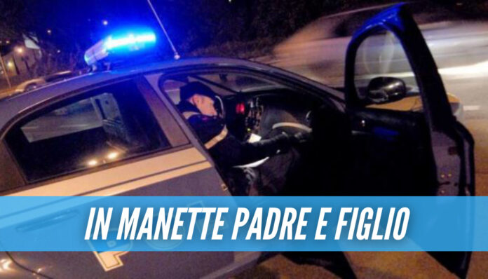 Fermano tre giovani per un controllo, i familiari arrivano e sputano ai poliziotti: vergogna a Caserta