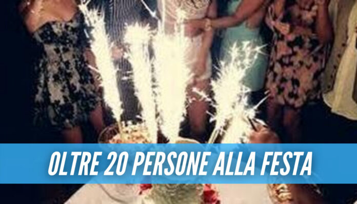 Il Covid non fa paura a Napoli, scoperta festa di compleanno con buffet e musica