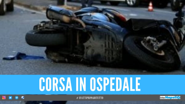 Schianto tra auto e scooter a Ercolano, sbalzati dalla moto: giovane in gravi condizioni