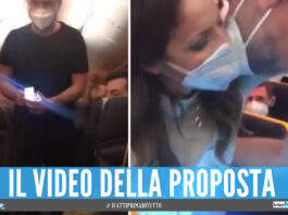 Proposta di matrimonio sul volo Napoli-Milano, il video diventa virale sui social