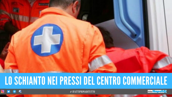 Incidente ad Afragola, auto pirata si schianta contro uno scooter e scappa