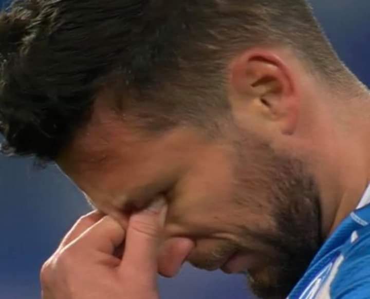 Mertens in lacrime dopo il gol, commosso per la scomparsa della nonna