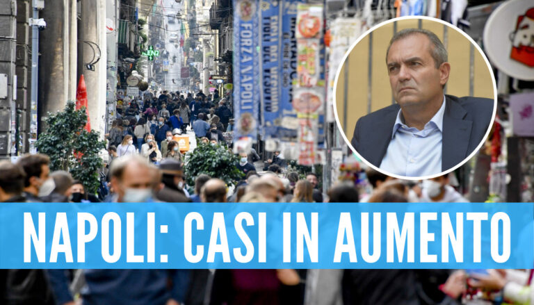 Napoli, casi di covid in aumento: l'allarme del sindaco De Magistris