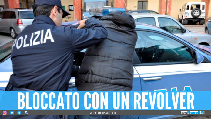 Terrore ad Afragola, uomo armato di pistola in strada: fermato