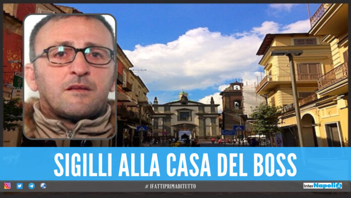 Giugliano, sequestrata la casa alla figlia del boss del clan Mallardo: valeva 180mila euro