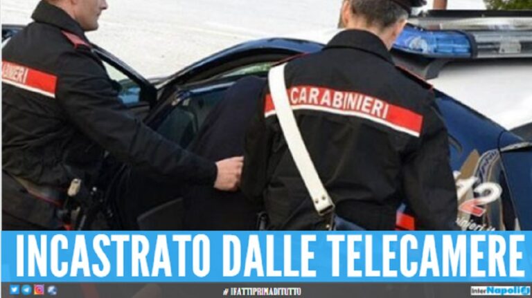 Ai domiciliari esce con l’auto e rapina una donna in provincia di Napoli