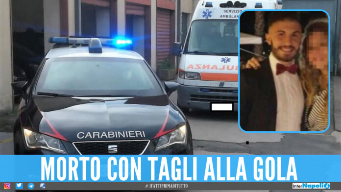 Giovane trovato sgozzato in casa