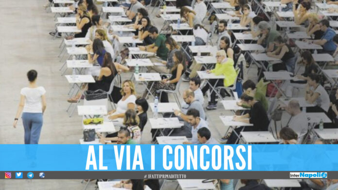 Ritorno a scuola, già partiti i concorsi: bando per 3mila prof di matematica, scienze e fisica