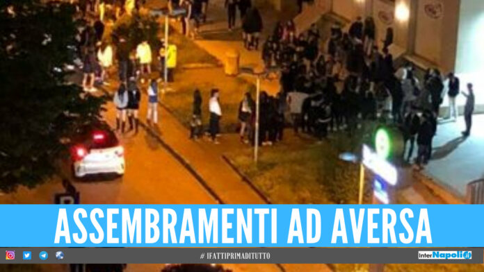La zona gialla fa uscire tutti, ad Aversa 32 multe per assembramenti e persone senza mascherina