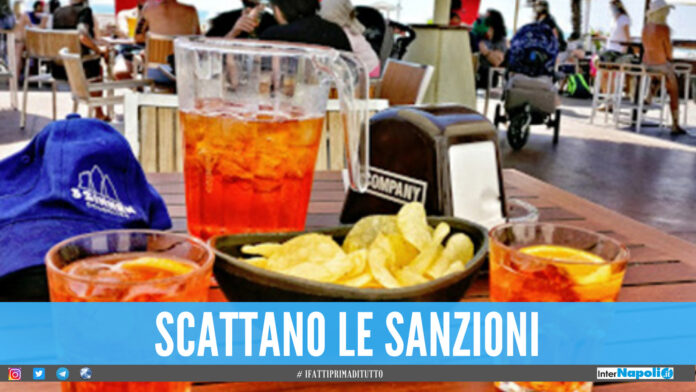 Drink e balli senza mascherina, sgomberato lido a Pozzuoli: c'erano 150 persone