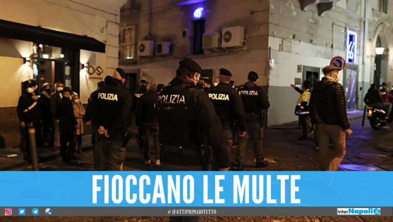 Pub aperti di notte e feste in casa, blitz degli agenti nella movida di Napoli