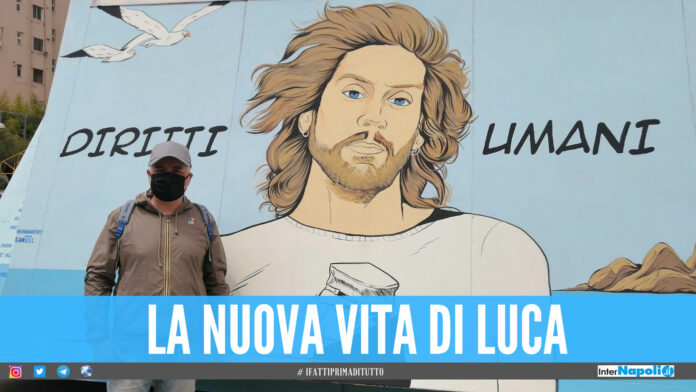 Luca Carnevale ed il murales dedicato a Mario Paciolla