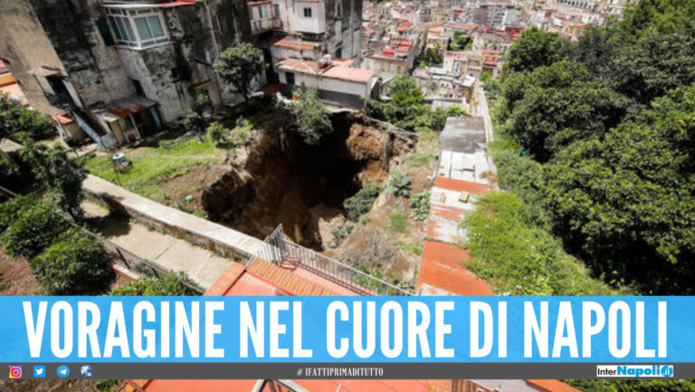 Voragine nel cuore del rione Sanità
