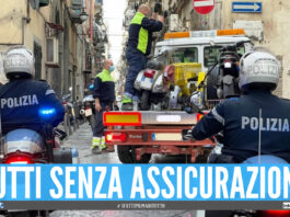 Blitz a Napoli, sequestrati 45 veicoli senza assicurazione: record di illeciti