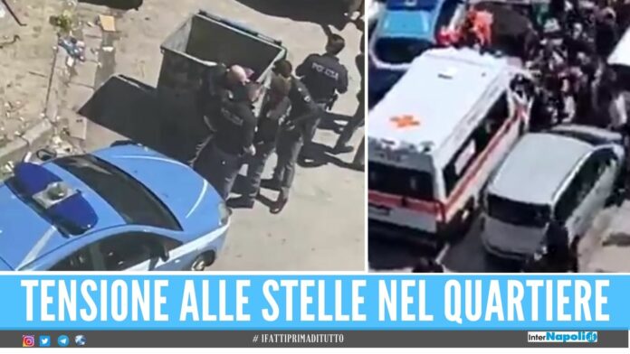 cassonetto scampia rifiuti uomo gettato cassoneto