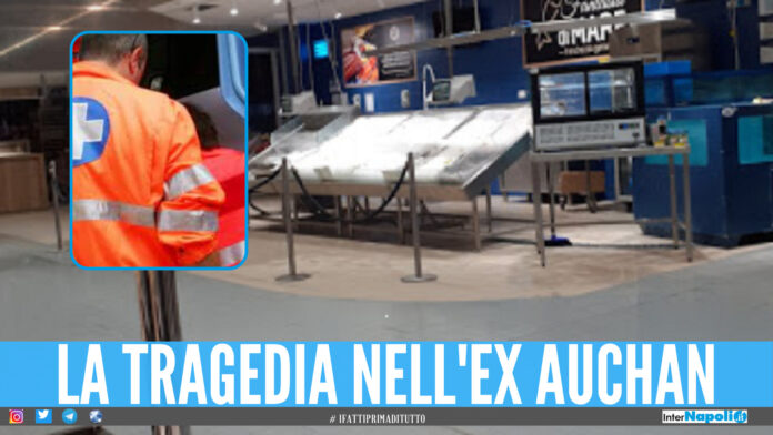 Dramma all'ex Auchan di Mugnano, muore davanti alla famiglia mentre fa shopping