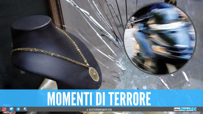 Rapina con spari nella gioielleria in Campania, banditi in fuga con il bottino