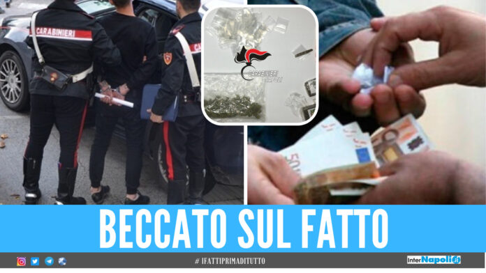 Immagine di repertorio, nel riquadro la droga sequestrata dai carabinieri