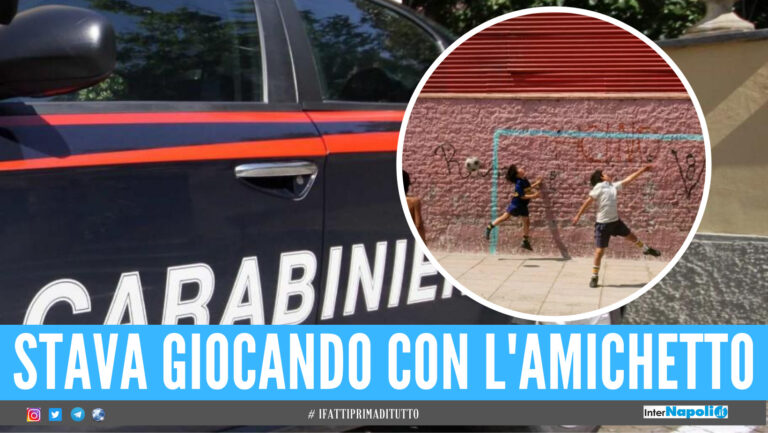 «Cercavo il pallone», bimbo di 10 anni portato in caserma dai carabinieri