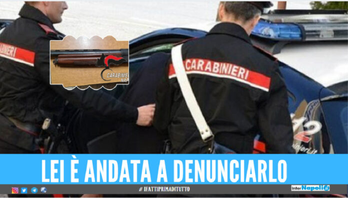 maltratta la moglie, arrestato