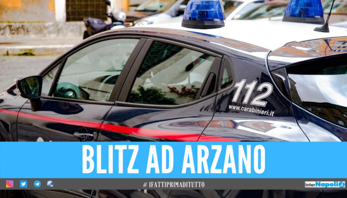 Blitz dei carabinieri ad Arzano, si cercano armi e droga: controllate oltre 60 persone