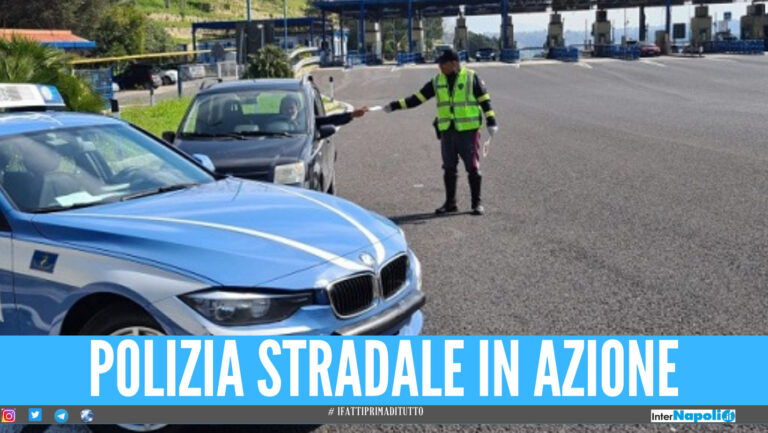 Sulla Tangenziale di Napoli alla guida di un’auto rubata e patente revocata: donna nei guai