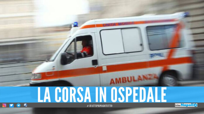 Notte di follia in provincia di Napoli, 15enne colpito con 2 coltellate