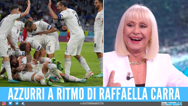 Stasera la Nazionale omaggia Raffaella Carrà, il riscaldamento degli azzurri con ‘A far l’amore comincia tu’
