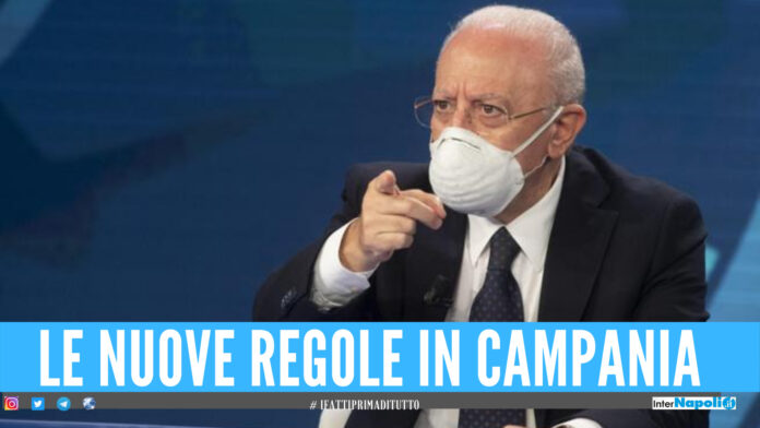 Covid in Campania, De Luca firma l'ordinanza: le nuove regole su spettacoli e controlli in aeroporto