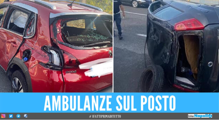 Terribile schianto sulla Domitiana, diverse auto coinvolte: ci sono feriti