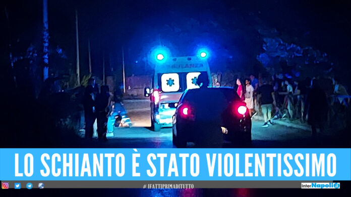 Notte d'inferno a Trentola, auto con 4 ragazzi si schianta contro un palo: morta una 17enne