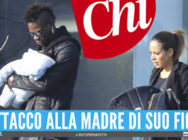 Mario Balotelli con in braccio suo figlio Lion, a destre l'ex Clelia