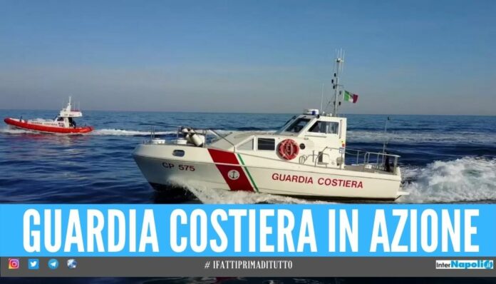 guardia di costiera Soccorsi sulle spiagge a Napoli, malori in mare e incidenti sugli scogli