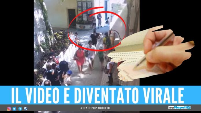 Uomo al guinzaglio in giro per Positano, parte la corsa al Lotto