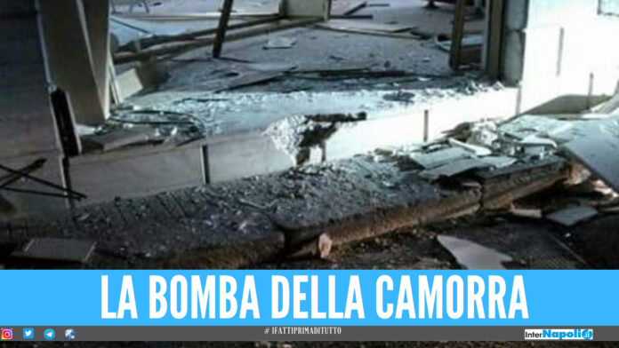 Bomba della camorra a Torre Annunziata