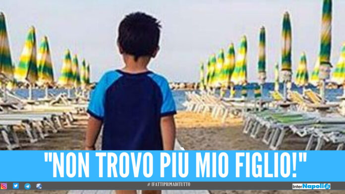 Bimbo disperso sulla spiaggia di Mondragone, lo spavento poi la gioia dei genitori