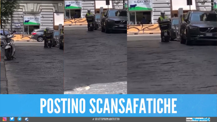 Napoli, postino getta le lettere invece che consegnarle.: «Ecco perchè la posta non arriva»