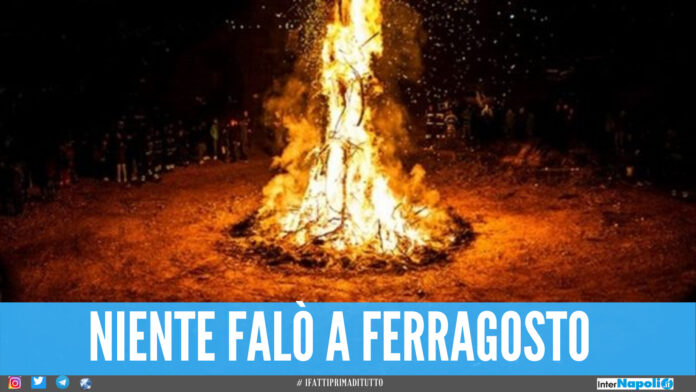 Niente falò a Ferragosto a Pozzuoli, la decisione del sindaco: «Ci saranno i controlli»