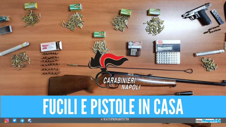 Pistola, fucili e proiettili in casa: arresto dei carabinieri a Giugliano