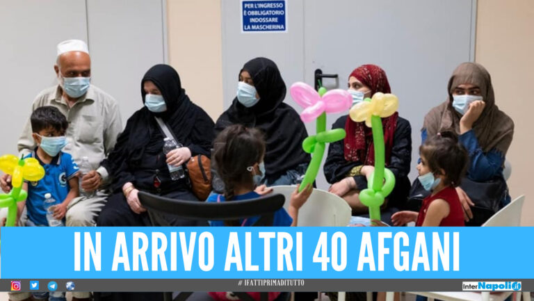 Napoli, profugo dell’Afghanistan positivo al Covid: è in isolamento. Oggi ne arrivano altri 40