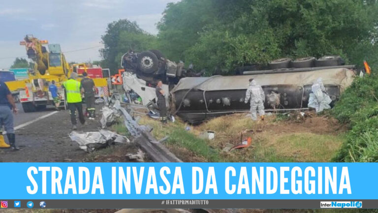 Camion che trasportava candeggina si ribalta in autostrada, conducente in codice giallo in ospedale