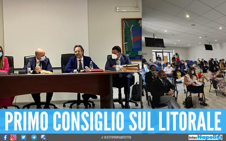 Giugliano, per la prima volta Consiglio comunale sulla fascia costiera: approvata variante per investimenti da 10 mln di euro