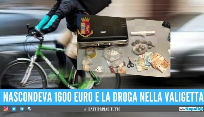 Catturato rider della droga a Napoli, consegnava a bordo della bici elettrica